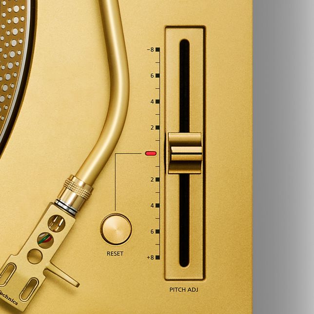 Digital pitch control fader on the Technics SL-1200M7GL